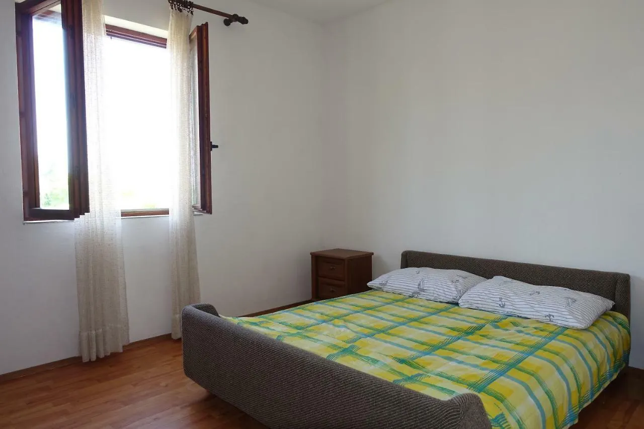 Apartment Dede Nin