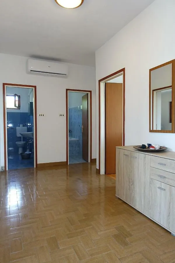 Apartment Dede Nin